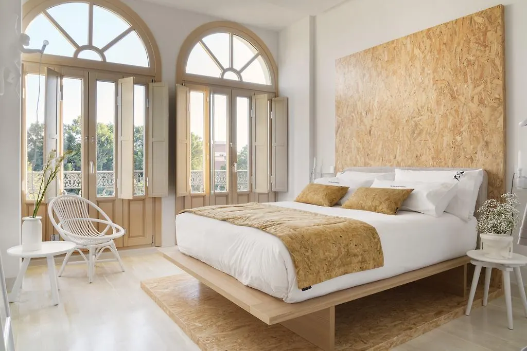 Halcyon Days Designer Apartments By Ana Locking location